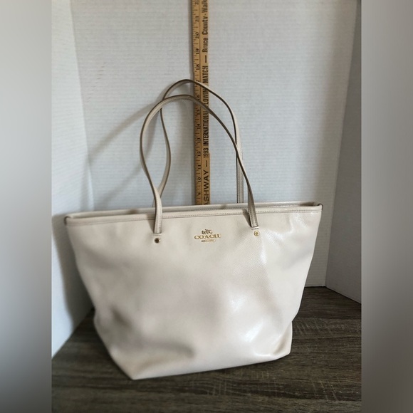 Coach Cream Crossgrain Leather Tote Bag - Picture 10 of 14